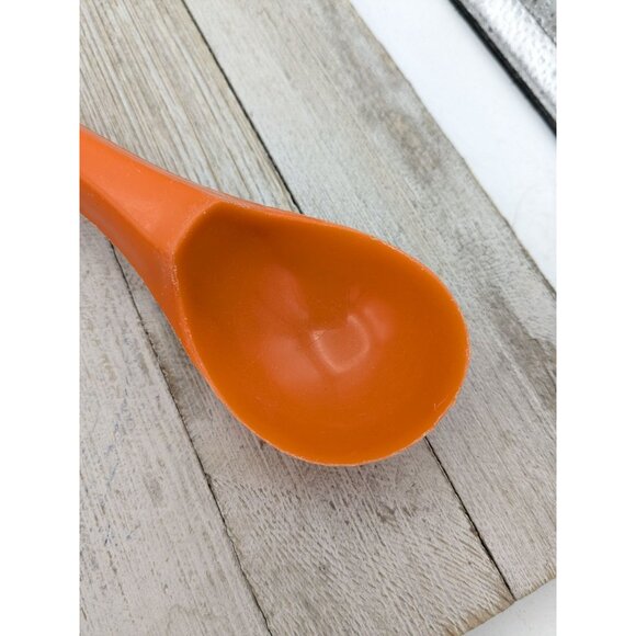 Vintage Rubbermaid 1910 Orange Plastic Ice Cream Scoop 7 1/2" #2 - Picture 2 of 7